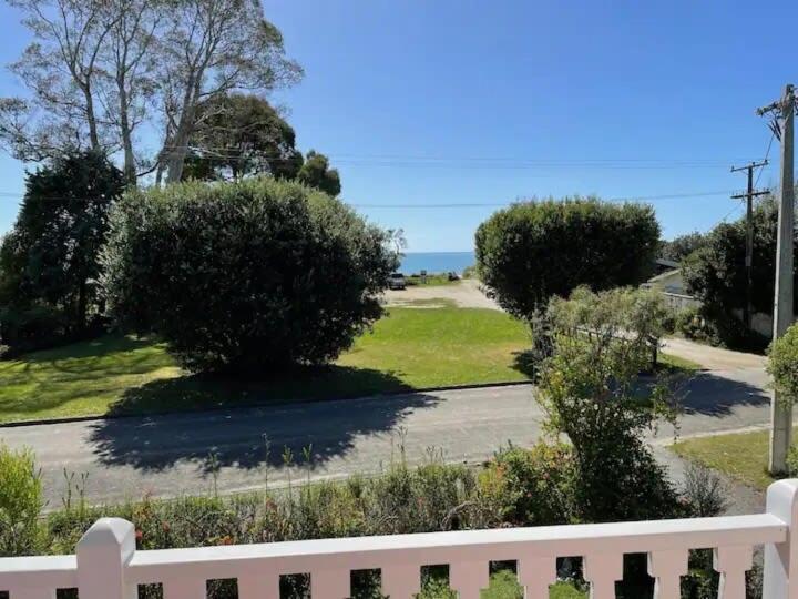 Coastal Charm In Patons Rock Villa Rangihaeata Luaran gambar
