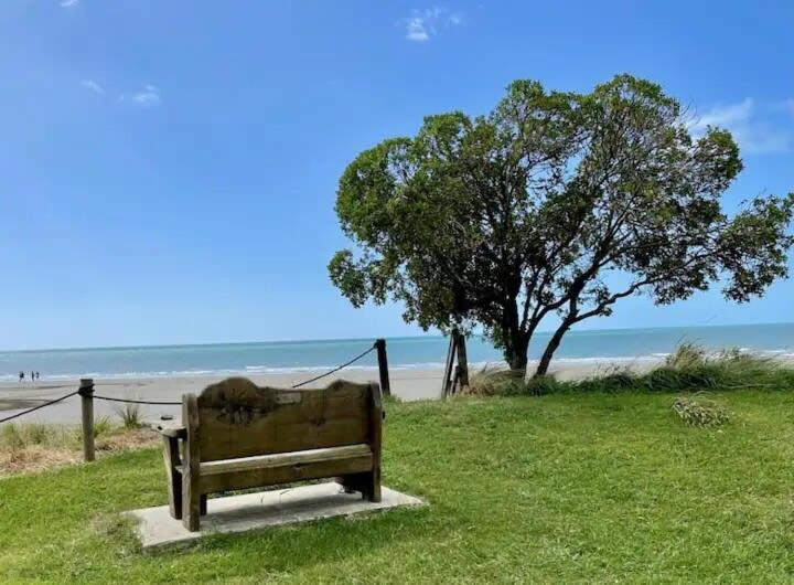 Coastal Charm In Patons Rock Villa Rangihaeata Luaran gambar